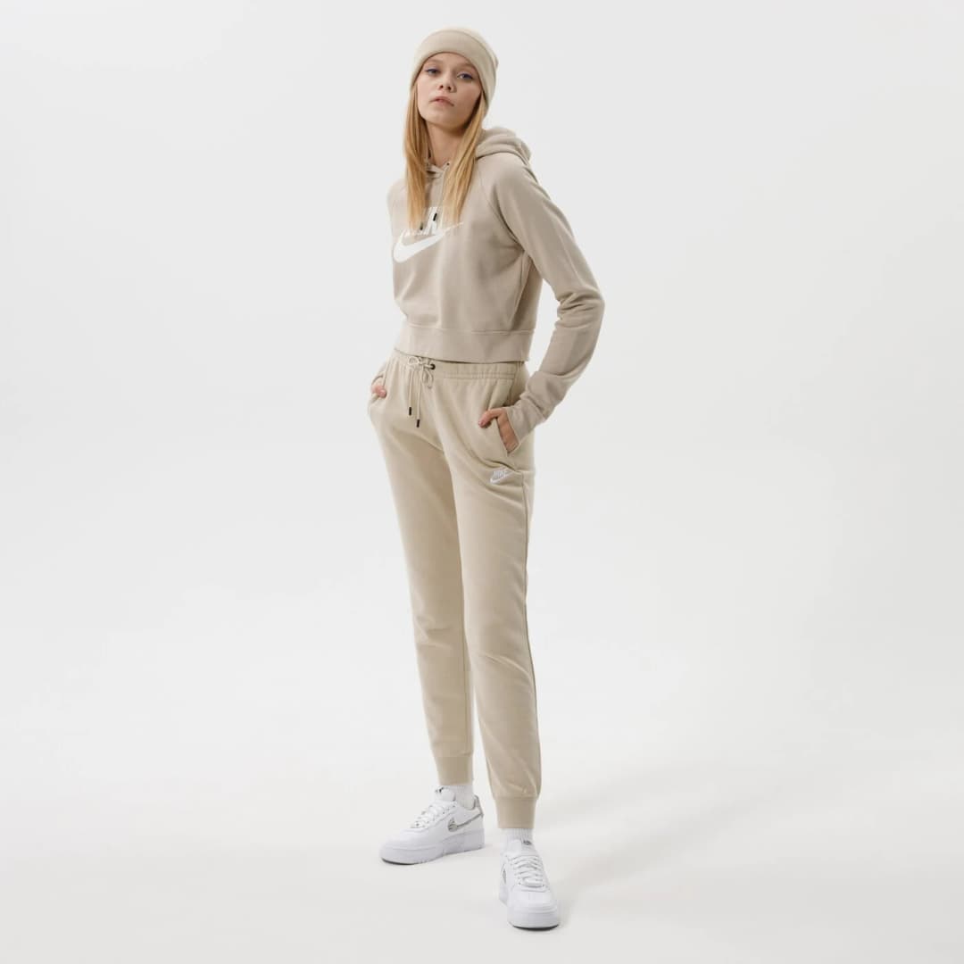 Nike Sportswear Essential